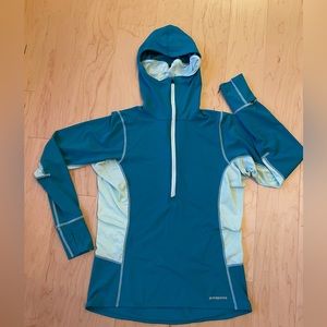Patagonia Quarter Zip Hoodie with mesh detail and pony tail opening